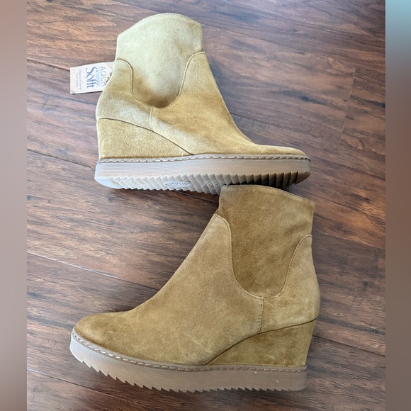 Sofft NWOT Shary Aqua Waterproof Camel Color Ankle Booties-Size 9 - Picture 15 of 16